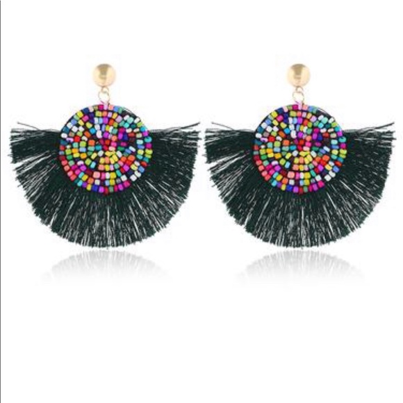 Jewelry - Black fringe and seed bread earrings